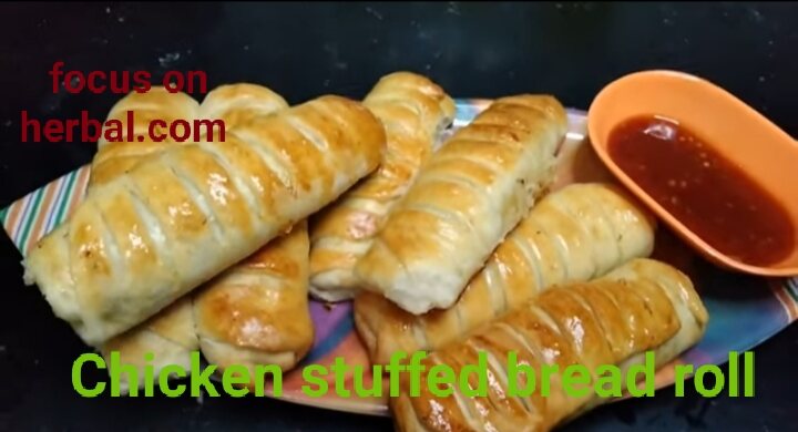 Chicken stuffed bread rolls