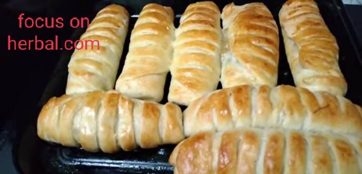 Chicken stuffed bread rolls