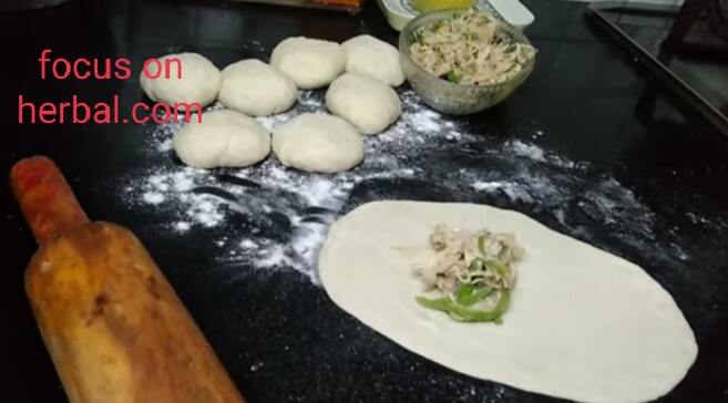 Chicken stuffed bread rolls